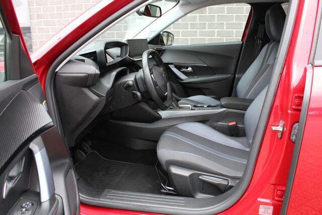 Peugeot 2008 1.2 PureTech Allure / Carplay / Keyless / N.A.P.