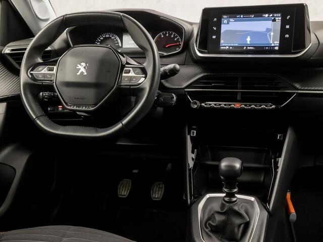 Peugeot 2008 1.2 PureTech Sport (APPLE CARPLAY, GROOT NAVI, CRUISE, PARKEERSENSOREN, SPORTSTOELEN, LANE ASSIST, NIEUWE APK, NIEUWSTAAT)