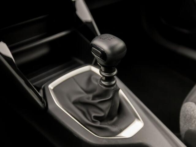 Peugeot 2008 1.2 PureTech Sport (APPLE CARPLAY, GROOT NAVI, CRUISE, PARKEERSENSOREN, SPORTSTOELEN, LANE ASSIST, NIEUWE APK, NIEUWSTAAT)