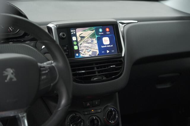Peugeot 2008 PureTech 110 Blue Lion | Trekhaak | Apple Carplay | Panoramadak | Parkeersensoren