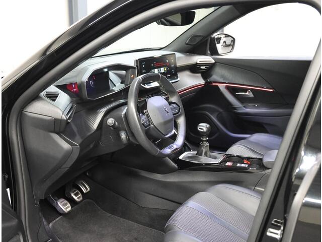 Peugeot 2008 130PK GT | 1ste eigenaar | AppleCarPlay/AndroidAuto | Trekhaak | Camera | Dodehoekdetectie | Adaptive Cruise Control | Stoelverwarming | Navigatie | LED lampen | Sfeerverlichting | Isofix | Privacy Glass | Parkeersensoren |