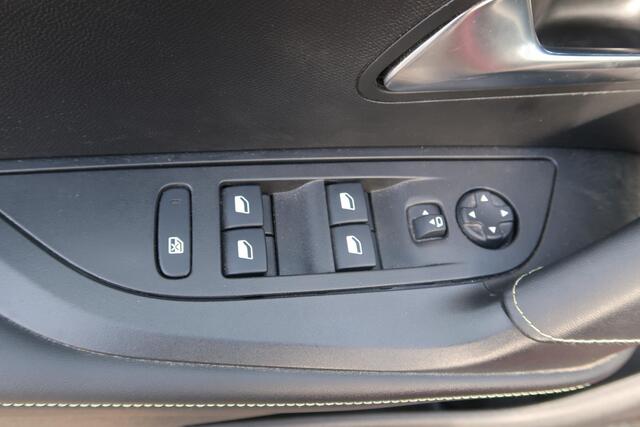Peugeot 2008 1.2 PureTech GT-Line RIJKLAAR Pano,DigDash,Keyless