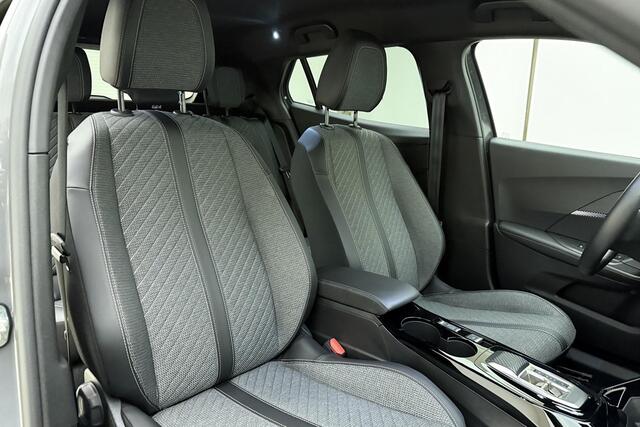 Peugeot 2008 1.2 Hybrid 145 Allure | Climate & Cruise Control | Parkeersensoren voor + achter | AppleCarplay/Android Auto |