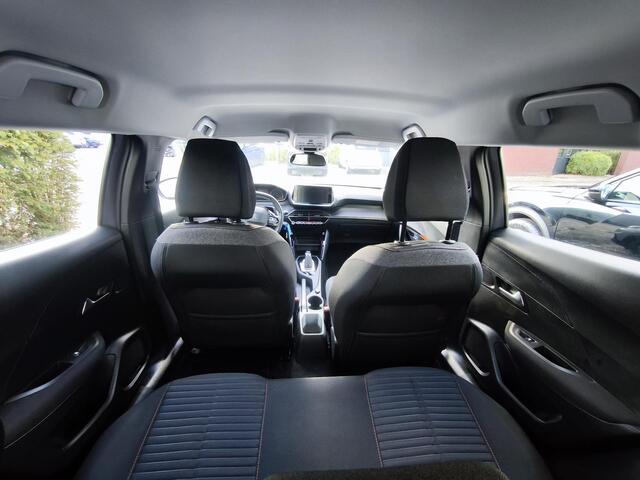 Peugeot 2008 1.2 PureTech Allure Pack Automaat Navigatie Carplay Led