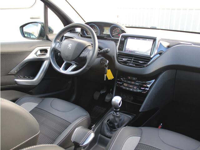 Peugeot 2008 1.2 PureTech Allure | Camera/Navi/Climate/Panodak