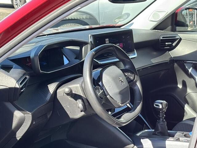 Peugeot 2008 1.2 PureTech Allure | Luxe uitvoering | Navigatie | Autom. Airco | Parkeersens. | Camera | Startknop