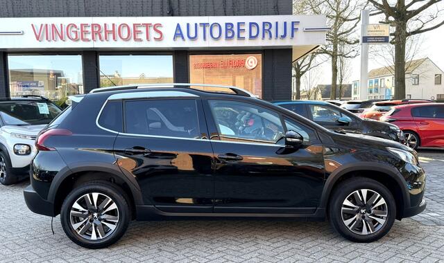 Peugeot 2008 Benzine 130 Pk * Allure * Navigatie * 1/2 Lederen Interieur * Climate & Cruise Control * L.M. Velgen * DAB Radio * Achteruitrij Camera & Parkeersensoren * Vingerhoets; Vierde Generatie Eersteklas Service. Al meer dan 100 jaar een begrip in de Brabantse Ke