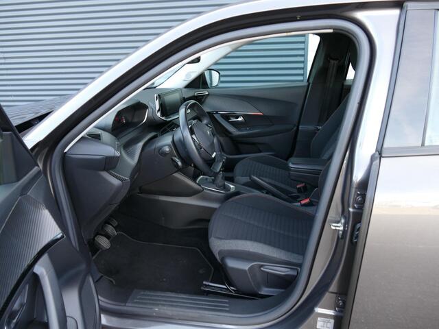 Peugeot 2008 1.2 PureTech Active Pack | 100PK | Trekhaak | Cruise Control | Parkeer Sensoren Achter | Airco | Navigatie | Climate Control |