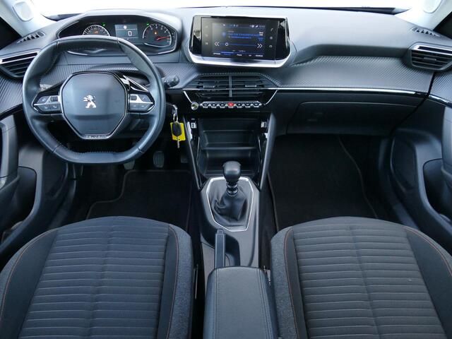 Peugeot 2008 1.2 PureTech Active Pack | 100PK | Trekhaak | Cruise Control | Parkeer Sensoren Achter | Airco | Navigatie | Climate Control |