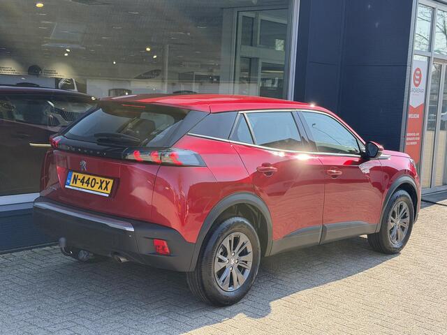 Peugeot 2008 1.2 Turbo 100 PK Active Pack | Trekhaak 1200 KG | LED Verlichting | Navigatie via Telefoon | Camera | Parkeersensoren | Climate Control | Cruise Control | Lichtmetalen velgen |