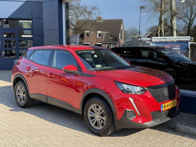 Peugeot 2008 1.2 Turbo 100 PK Active Pack | Trekhaak 1200 KG | LED Verlichting | Navigatie via Telefoon | Camera | Parkeersensoren | Climate Control | Cruise Control | Lichtmetalen velgen |