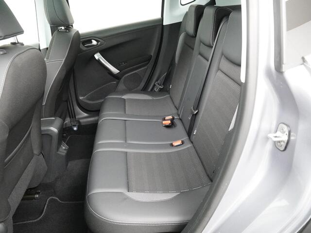 Peugeot 2008 1.2 PureTech Blue Lease Allure - Navigatie - Climate Control - Lichtmetalen Velgen - Cruise Control