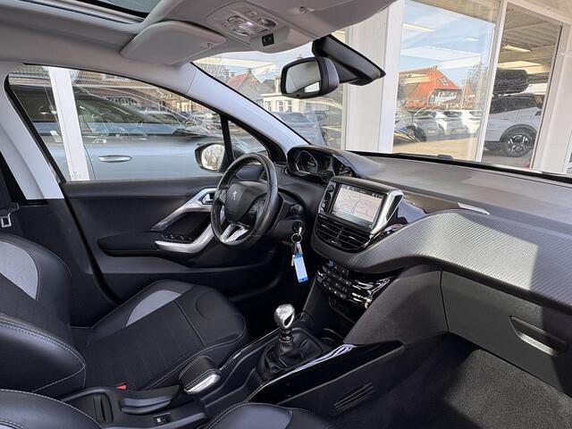 Peugeot 2008 1.2T 110pk Blue Lease Allure | PanoramaDak | Navigatie | Climate & Cruise Control | Achteruitrijd Camera | AppleCarplay/Anrdoid Auto | LMV |