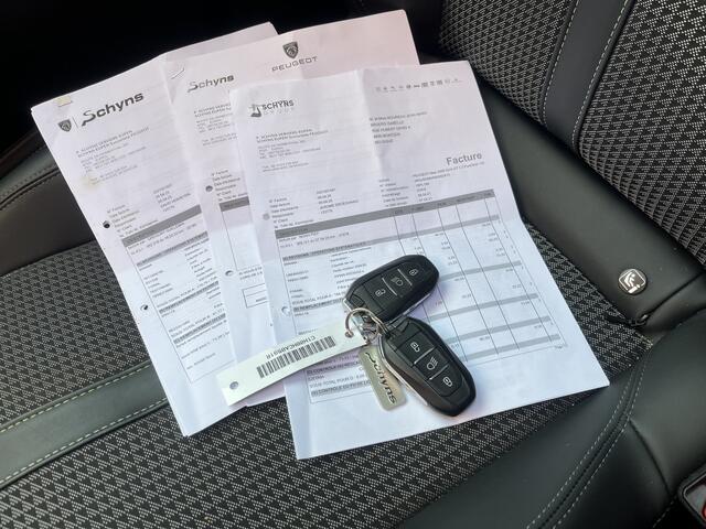 Peugeot 2008 1.2 PureTech GT-Line 131PK!! // SCHUIF-KANTELDAK // DODEHOEK // LED // CAMERA+SENSOREN // HALF LEDER // 3D COCKPIT //