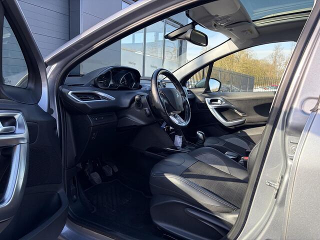 Peugeot 2008 1.2 PureTech Allure 2e Eigenaar,Pano,Navi,Trekhaak,Camera,110pk,Pdc,Clima,Cruise,Halfleder,N.A.P,Dealer Onderhouden,Apple Carplay/Android Auto,Apk tot 12-2026