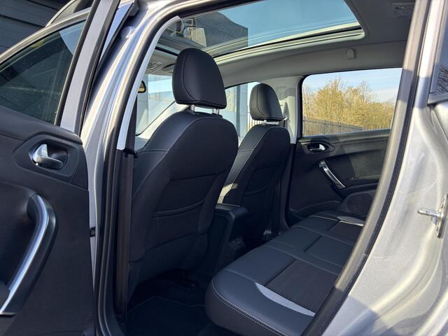 Peugeot 2008 1.2 PureTech Allure 2e Eigenaar,Pano,Navi,Trekhaak,Camera,110pk,Pdc,Clima,Cruise,Halfleder,N.A.P,Dealer Onderhouden,Apple Carplay/Android Auto,Apk tot 12-2026