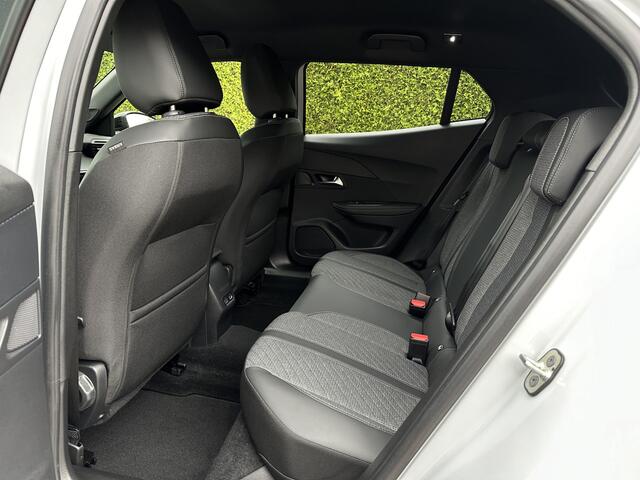 Peugeot 2008 1.2 PureTech 130pk Automaat Allure l ACC l BLIS l CAMERA l ECC l LED l NAVI l 15.000km