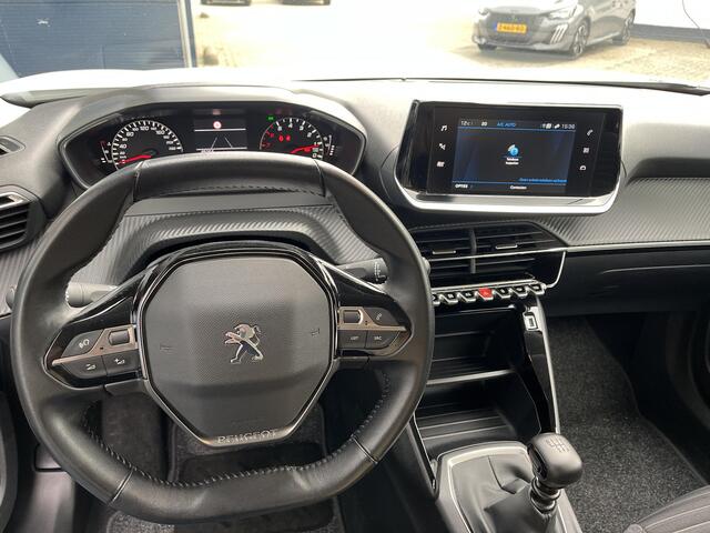 Peugeot 2008 1.2 Turbo 100 PK Active Pack | Navigatie | Apple carplay | Hoge zitpositie | Parkeersensoren | Climate Control | Cruise Control | Lichtmetalen velgen |