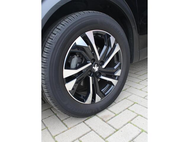 Peugeot 2008 1.2 PureTech Allure 100PK Trekhaak, Navigatie, Climate control