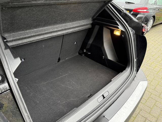 Peugeot 2008 1.2 Hybrid 145 Allure | Climate & Cruise control | Achteruitrijcamera |voorstoelen verwarmd | Parkeersensoren | AppleCarplay / AndroidAuto | Full LED