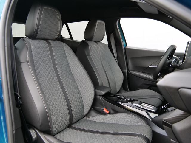 Peugeot 2008 1.2 Hybrid 136 Pk Allure Automaat DAB / Apple Carplay / PDC / 17 inch