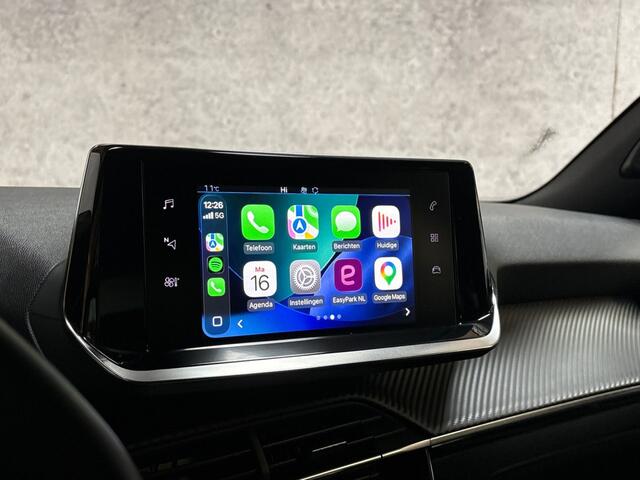 Peugeot 2008 1.2 PureTech Allure Sport 131Pk Automaat (APPLE CARPLAY, GROOT NAVI, ZWART HEMEL, LEDER, 360 CAMERA, SPORTSTOELEN, GETINT GLAS, LM VELGEN, NIEUWE APK, NIEUWSTAAT)