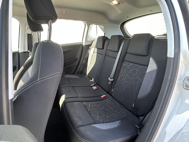 Peugeot 2008 1.2 PureTech Allure | Nieuw Binnen | Automaat | Navigatie | Climate Control | Trekhaak | PDC |