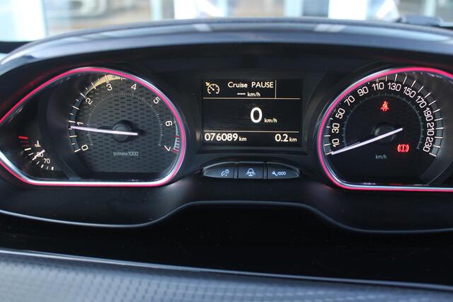 Peugeot 2008 1.2 130PK GT-LINE | PANORAMA DAK | GRIPP CONTROL | CRUISE CONTROL | DAB+ RADIO | APPLE CARPLAY/ANDROID AUTO | NAVIGATIE | ACHTERUITRIJ CAMERA | 17" LICHTMETALEN VELGEN "BLACK" | CLIMATE CONTROL | PARKEERSENSOREN VOOR + ACHTER | GETINTE ACHTERRUITEN | ZWAR