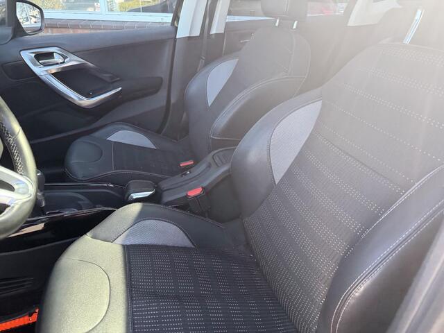 Peugeot 2008 1.2 PureTech Active - 110 pk - Panodak - 2e eigenaar -