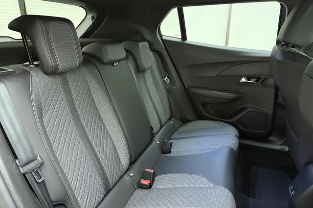 Peugeot 2008 1.2 Hybrid 145 Allure | Climate & Cruise Control | Parkeersensoren voor + achter | AppleCarplay/Android Auto |