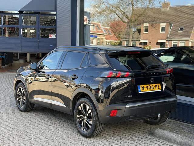 Peugeot 2008 1.2 Turbo 100 PK Allure Pack | Trekhaak 1200KG | Hoge Zitpositie | Navigatie | Climate Control | Keyless Start | Digitaal Dashboard | Camera | Parkeersensoren V+A | LED Verlichting | 17" Lichtmetalen Velgen |