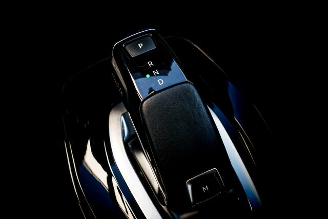 Peugeot 2008 1.2 131 PK PureTech Allure | Automaat | 3D-I-Cockpit | 1 e Eign | Ned Auto | Hoge zit / Instap . | Clima | Navigatie | DAB audio | Pdc | Cruise | Keyless entry | Apple Carplay/Android Auto |