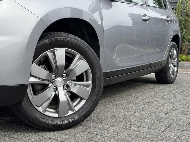 Peugeot 2008 Blue Lion 1.2 PureTech 130PK Navigatie, Parkeersensoren Achter, Panoramadak, Trekhaak, Airco