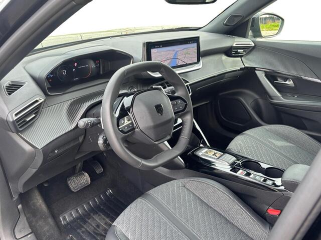 Peugeot 2008 Allure Pack 1.2 Hybrid 145pk e-DCS6 | ADAPTIVE CRUISE | KEYLESS ENTRY | 360° CAMERA | STOELVERW. | DODEHOEKBEW. | NAVI | CLIMA | DAB+