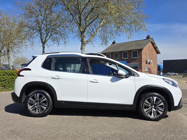 Peugeot 2008 1.2 PT Allure AUT! Trekhaak! Nwe Dsitributie! Zondag OPEN!