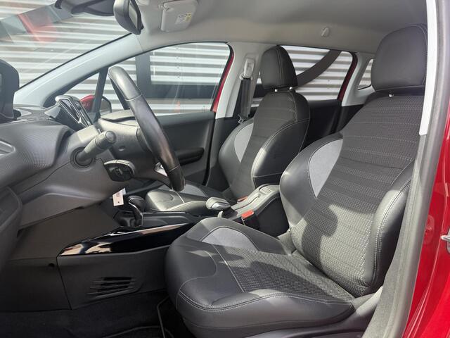 Peugeot 2008 1.2 PureTech Allure 1e Eigenaar|Navi|Camera|Clima|Cruise|Trekhaak|D-riem v.v. in 2024|Carplay|N.A.P|APK tot 03-2027