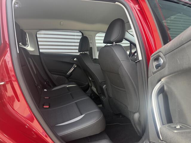 Peugeot 2008 1.2 PureTech Allure 1e Eigenaar|Navi|Camera|Clima|Cruise|Trekhaak|D-riem v.v. in 2024|Carplay|N.A.P|APK tot 03-2027