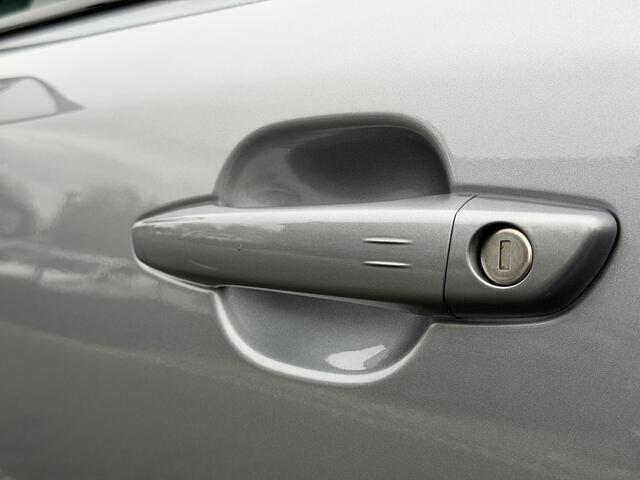 Peugeot 2008 1.2 Hybrid 136PK GT e-DCS6 Automaat Navigatie, Achteruitrijcamera, Keyless, Parkeersensoren, Adaptieve Cruise Control, Apple Carplay, Android Auto