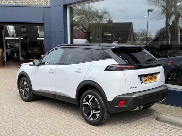 Peugeot 2008 1.2 Turbo 130 PK GT | Automaat | Meest Luxe Uitvoering | Navigatie | 360 Graden Camera | Keyless Entry | Full LED Verlichting | Zwart Dak | Dode Hoek Detectie | Cruise Control | Climate Control | Half Lederen Bekleding | Hoge Zitpositie | 17 Inch Lichtmet
