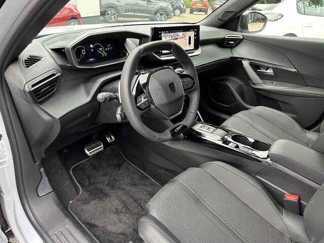 Peugeot 2008 1.2 Turbo 130 PK GT | Automaat | Meest Luxe Uitvoering | Navigatie | 360 Graden Camera | Keyless Entry | Full LED Verlichting | Zwart Dak | Dode Hoek Detectie | Cruise Control | Climate Control | Half Lederen Bekleding | Hoge Zitpositie | 17 Inch Lichtmet