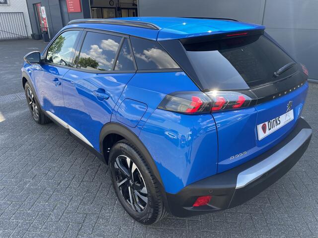 Peugeot 2008 100pk Allure Pack (Camera - Automatische Airco - i-cockpit - Navigatie - 17" - Apple Carplay - LED)