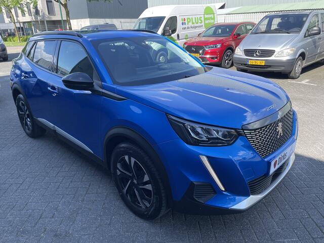 Peugeot 2008 100pk Allure Pack (Camera - Automatische Airco - i-cockpit - Navigatie - 17" - Apple Carplay - LED)