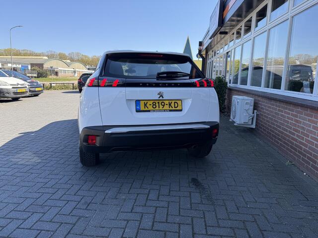 Peugeot 2008 1.2 PureTech Blue Lease Active