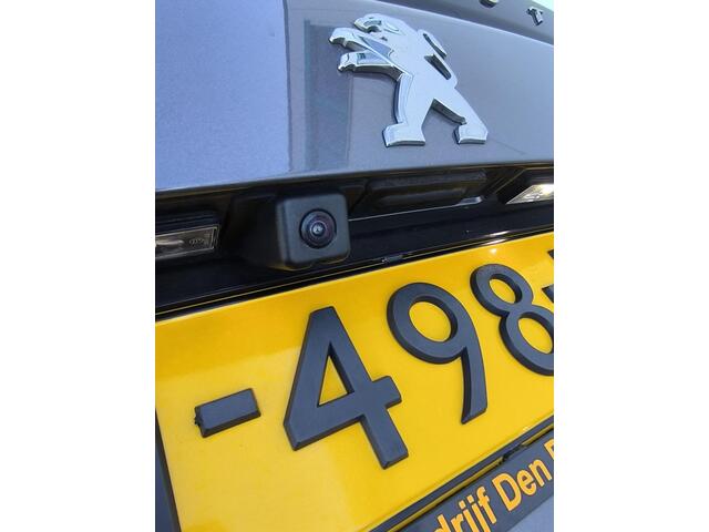 Peugeot 2008 1.2 PureTech Blue Lease Active 130PK incl motor update tegen olie verbruik, carplay, climate en cruise control, camera.