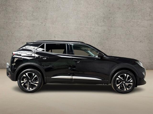 Peugeot 2008 1.2 PureTech Allure Sport (VIRTUAL COCKPIT, APPLE CARPLAY, GROOT NAVI, 360 CAMERA, KEYLESS, LEDER, SPORTSTOELEN, GETINT GLAS, TREKHAAK, NIEUWSTAAT)