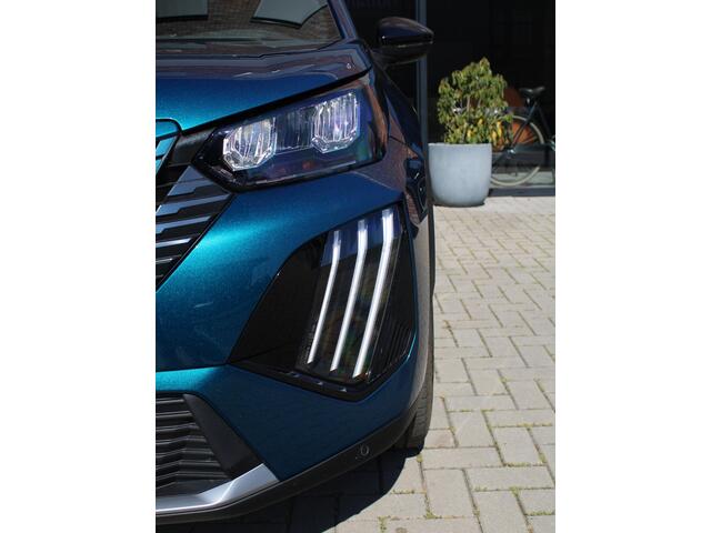 Peugeot 2008 1.2 Hybrid 136 Allure Camera voor en achter, Stoelverwarming, Keyless entry en Trekhaak