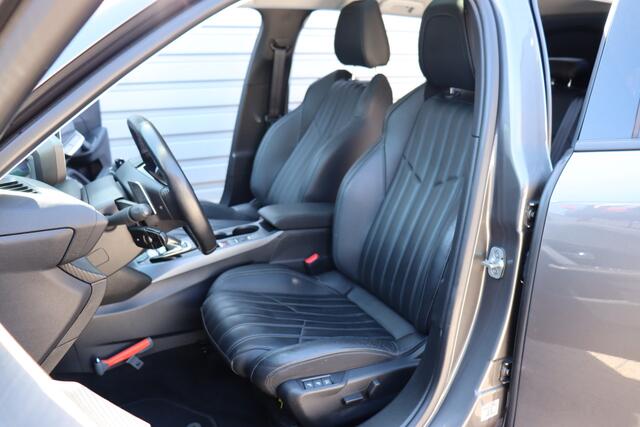 Peugeot 2008 1.2 PureTech Blue Lease Allure O.a: PDC, Camera, Leder, Pano, Trekhaak, Stoelverw, Etc. All-in prijs!