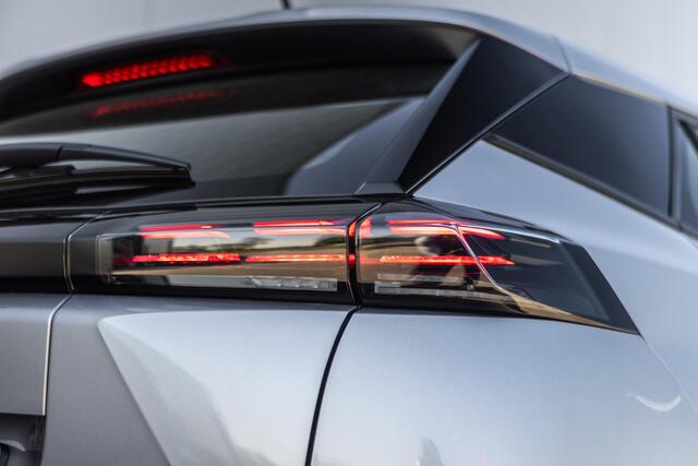 Peugeot 2008 1.2 Hybrid 136 Style