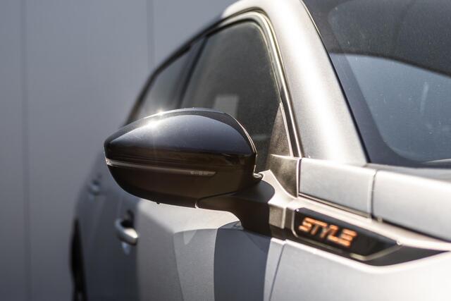 Peugeot 2008 1.2 Hybrid 136 Style