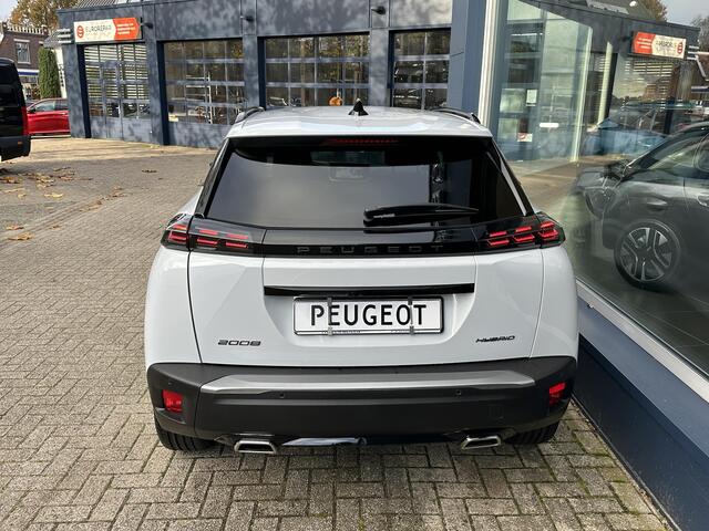 Peugeot 2008 1.2 Hybride Automaat 145 PK Allure | Navigatie | Keyless entry | Adaptieve Cruise Control | 360 Graden Camera | Parkeersensoren V+A | Hoge Zitpositie | Dode Hoek Detectie |Hybride Elektrisch rijden met Automaat | Climate Control | LED Verlichting | 17" L